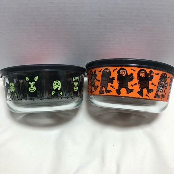 Lot 2 Pyrex Halloween 4 cup bowls Bats Mummy - Picture 6 of 8